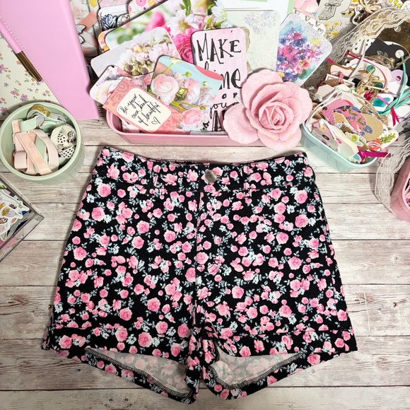 H&M Pants - H&M Divided Ditsy Floral Jean Shorts Black & Pink High Rise Womens Sz.2 Bohemian